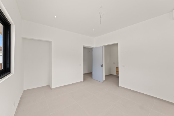 Blue Bay - Luxueze nieuwbouwwoning met 4 slaapkamers en zwembad