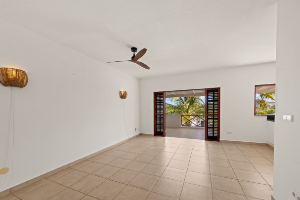 Spacious 2-bedroom apartment with large terrace in Cocolora