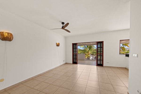 Spacious 2-bedroom apartment with large terrace in Cocolora