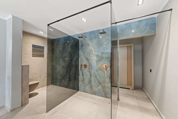 Blue Bay &ndash; Fraai gerenoveerde villa met zwembad aan golfbaan  