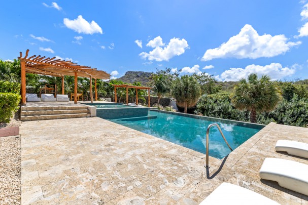 GREENVIEW &ndash; 2-Bedroom Ground Floor Apartment with Privacy