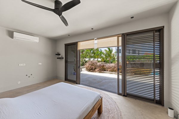 Luxury Villa with 4 Bedrooms, Pool & Guest Suite in Blue Bay
