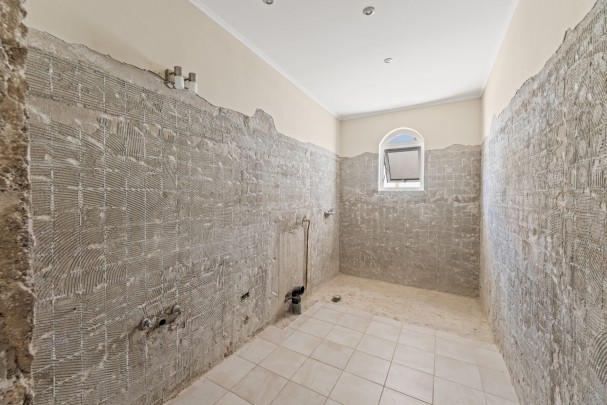 Cas Grandi &ndash; Spacious fixer-upper with apartment in a quiet location