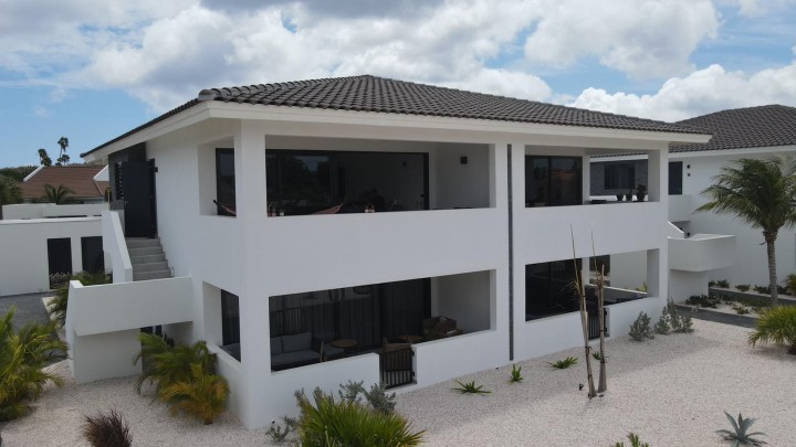 Blue Bay J sectie – Luxury Apartment with Pool & Garden