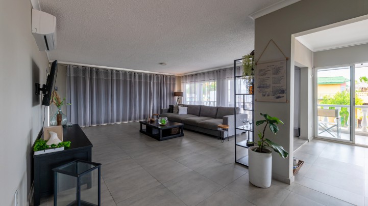 Rooi Catootje – Spacious 2-Bedroom Apartment for Rent