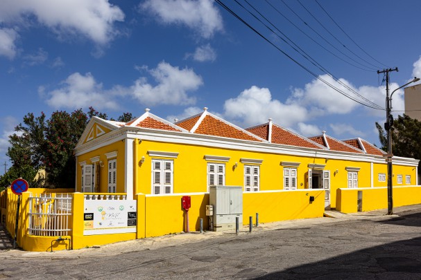 Stylish 10-Office Business Center in Historic Otrobanda
