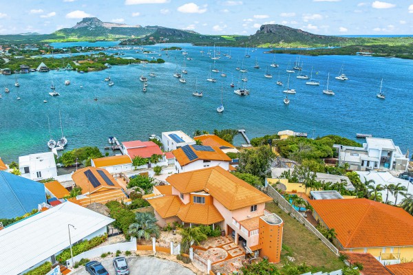 Majestic Hilltop Villa with Endless Ocean Views -  Brakkeput, Curaçao