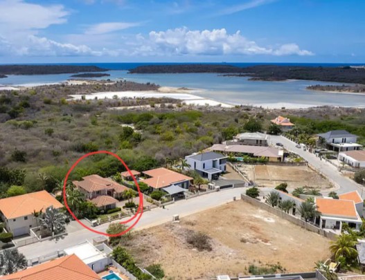 luxe villa met zwembad in Zuurzak - Perfect voor wonen of investeren