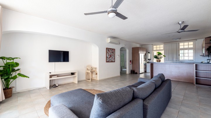 Royal Palm – Ruim appartement met zeezicht en balkon