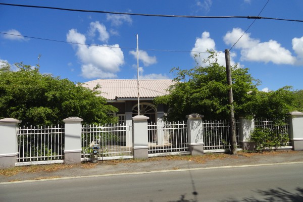 Lagun semi-detached homes with private path to Playa Jeremi