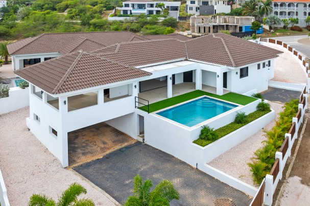 Blue Bay - Luxueze nieuwbouwwoning met 4 slaapkamers en zwembad