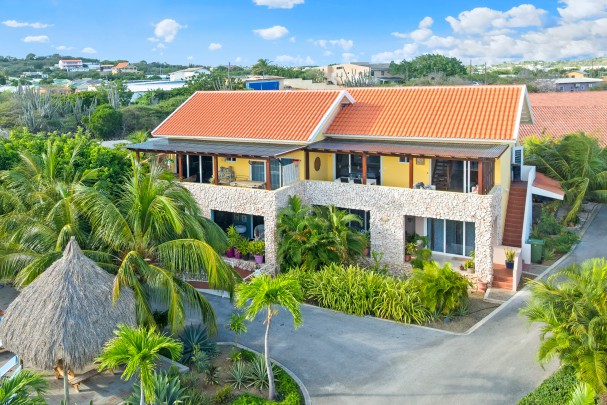 Apartment with Spacious Terrace in Vista Monta&ntilde;a