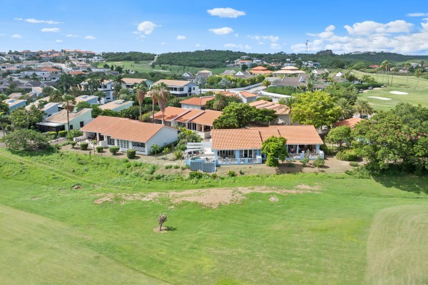Spacious furnished 2-bedroom bungalow in Blue Bay 