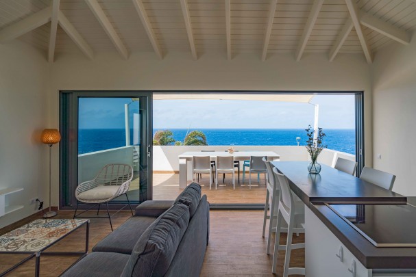 Exclusief topfloor appartement met zeezicht in Blue Bay