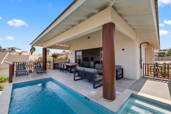 Newly built 4-bedroom villa with great ROI on golf resort