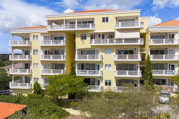 Fully Furnished 1-Bedroom Apartment with Holiday Rental Potential