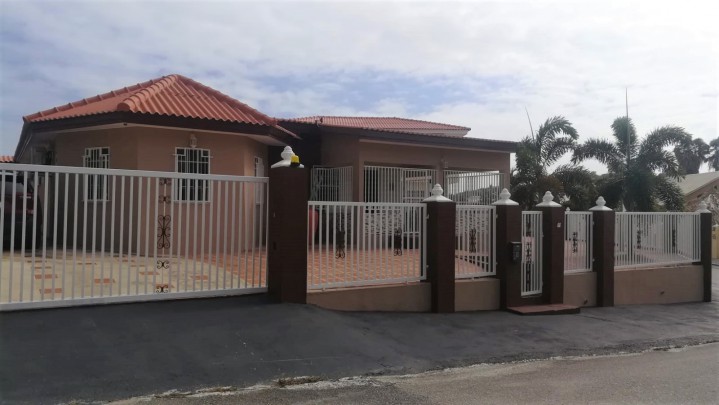 Spacious stand alone house for rent in Salina Harbour View