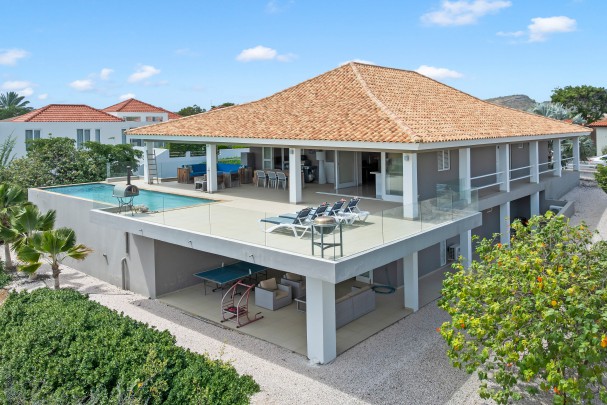 Blue Bay BO 4 &ndash; Elegant villa with unique views over the golf course