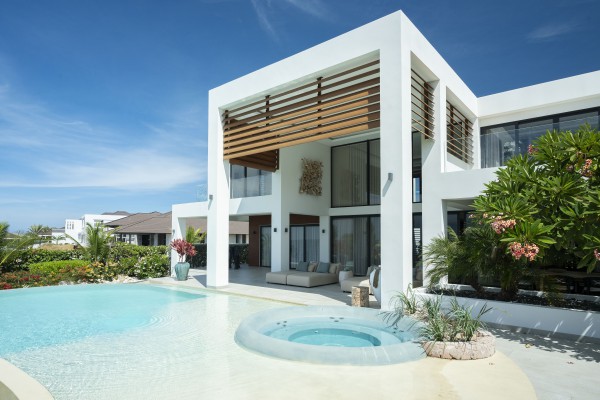 Blue Bay BQ9 - Most Exclusive Oceanfront Villa in Curaçao