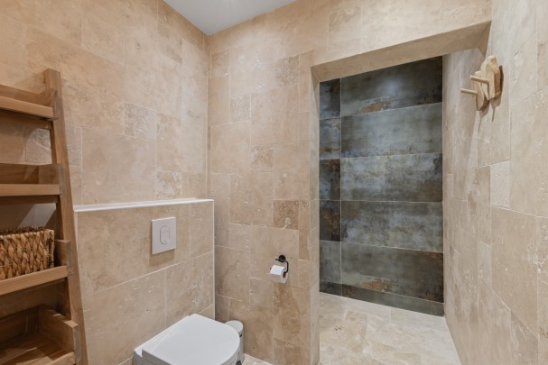 Julianadorp - Modern renovated detached villa with swimming pool