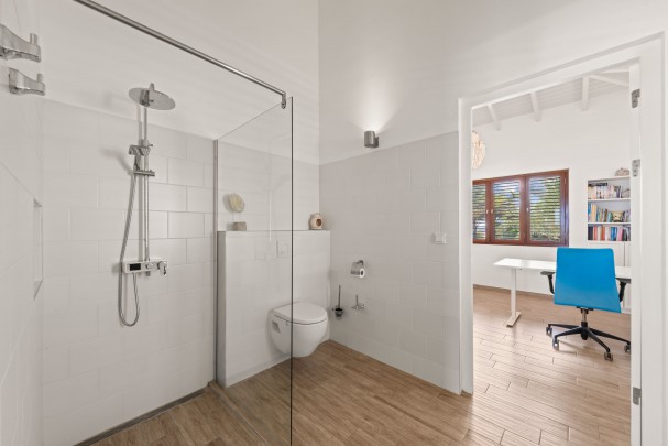 Blue Bay – Ruime en duurzame villa met spectaculair uitzicht.