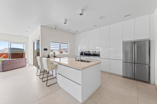 Jan Sofat luxe villa met 2 appartementen & panoramisch uitzicht