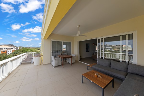 Blue Bay - Spectacular Oceanfront Penthouse fit for vacation rental