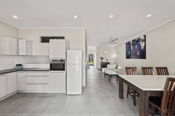 Mahaai -  Appartementencomplex met Zwembad en Huurinkomsten