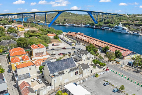 Otrobanda - Multifunctional commercial space in monumental building