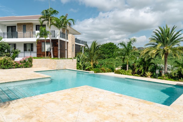 The Breeze – Beautiful 2-bedroom apartment perfect for vacation rental