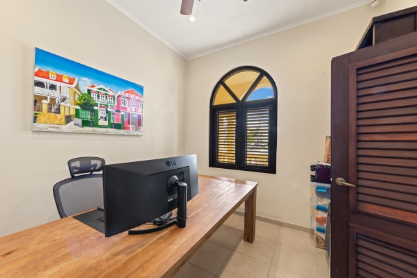 Blue Bay &ndash; Grote villa met twee ruime appartementen