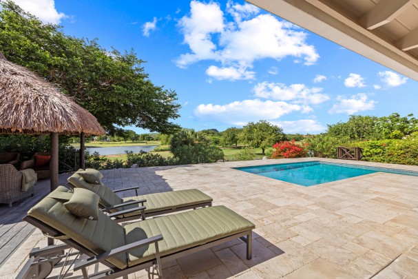 Blue Bay &ndash; Tropische villa met prachtig uitzicht 