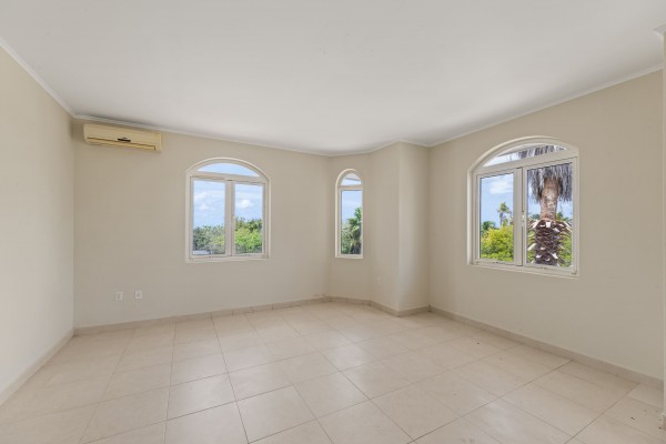 Cas Grandi – Ruime opknapwoning met appartement op rustige locatie