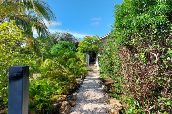 San Sebastiaan - A little piece of tropical paradise in Banda Abou