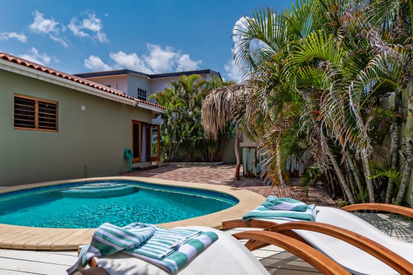 Sunset Heights– Spacious Vacation Villa with Attractive Rental Returns