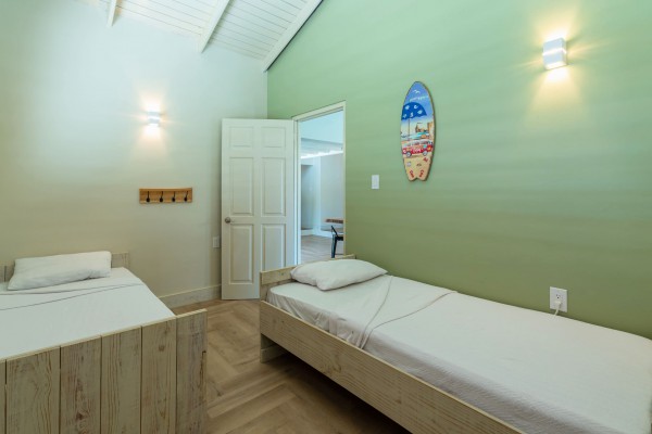 Sunset Heights– Spacious Vacation Villa with Attractive Rental Returns
