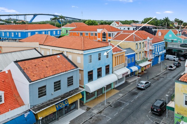 Breedestraat - Commercial building in the middle of the city