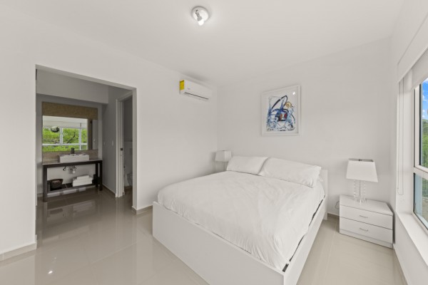 Luxury Sea View Apartment with Rooftop Terrace in Piscadera