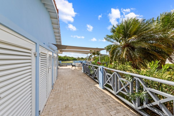 Blue Bay – Bungalow with golf view, jacuzzi & holiday rental option