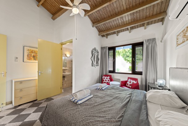 Blue Bay – Bungalow with golf view, jacuzzi & holiday rental option