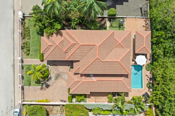 luxe villa met zwembad in Zuurzak - Perfect voor wonen of investeren