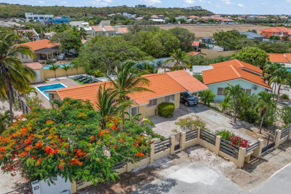 Beautiful Home in Grote Berg with Pool – Ideal Investment