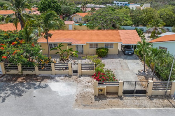 Beautiful Home in Grote Berg with Pool – Ideal Investment