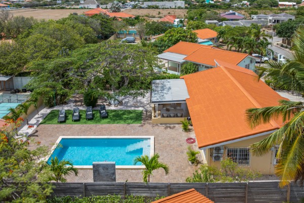 Beautiful Home in Grote Berg with Pool – Ideal Investment