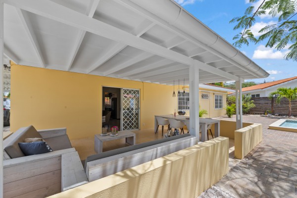 Beautiful Home in Grote Berg with Pool – Ideal Investment