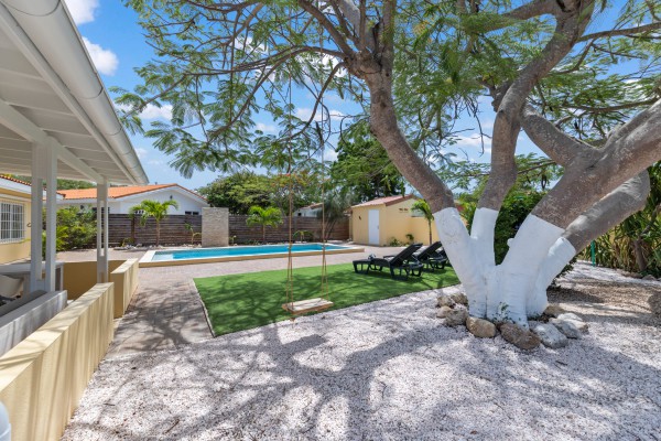 Beautiful Home in Grote Berg with Pool – Ideal Investment
