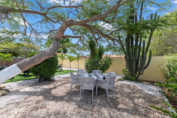 Beautiful Home in Grote Berg with Pool – Ideal Investment