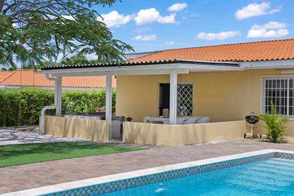 Beautiful Home in Grote Berg with Pool – Ideal Investment