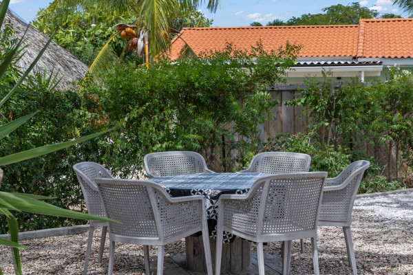 Beautiful Home in Grote Berg with Pool – Ideal Investment
