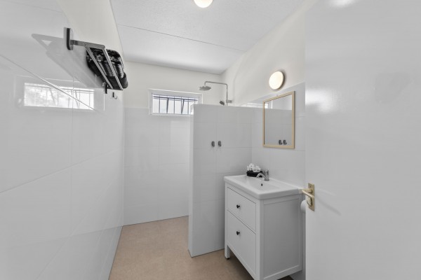 Beautiful Home in Grote Berg with Pool – Ideal Investment
